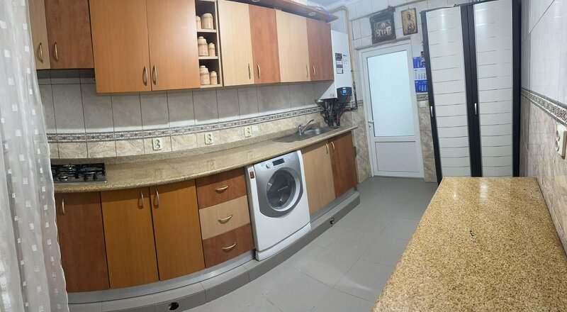 Antiaeriana inchiriez camera in vila complet utilata si mobilata,